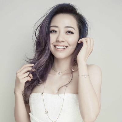 張靚穎